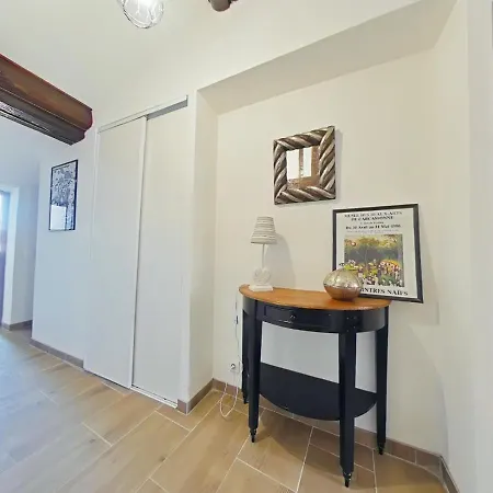 Apartment 41 3, Rue Trivalle